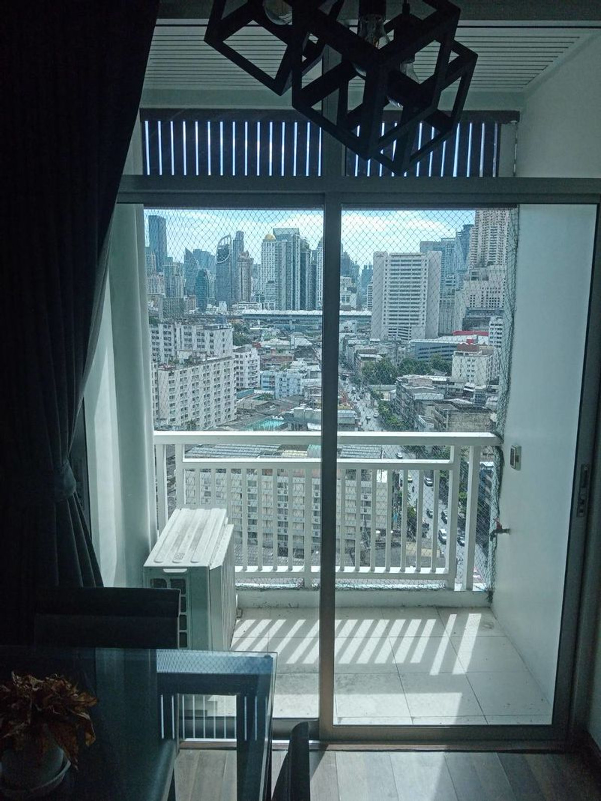 ให้เช่าคอนโดราชเทวี พญาไท : Chewathai Rajchaprarob 60 sq.m. 中 日 Please add LINE ID @806qphgn o8415o5483