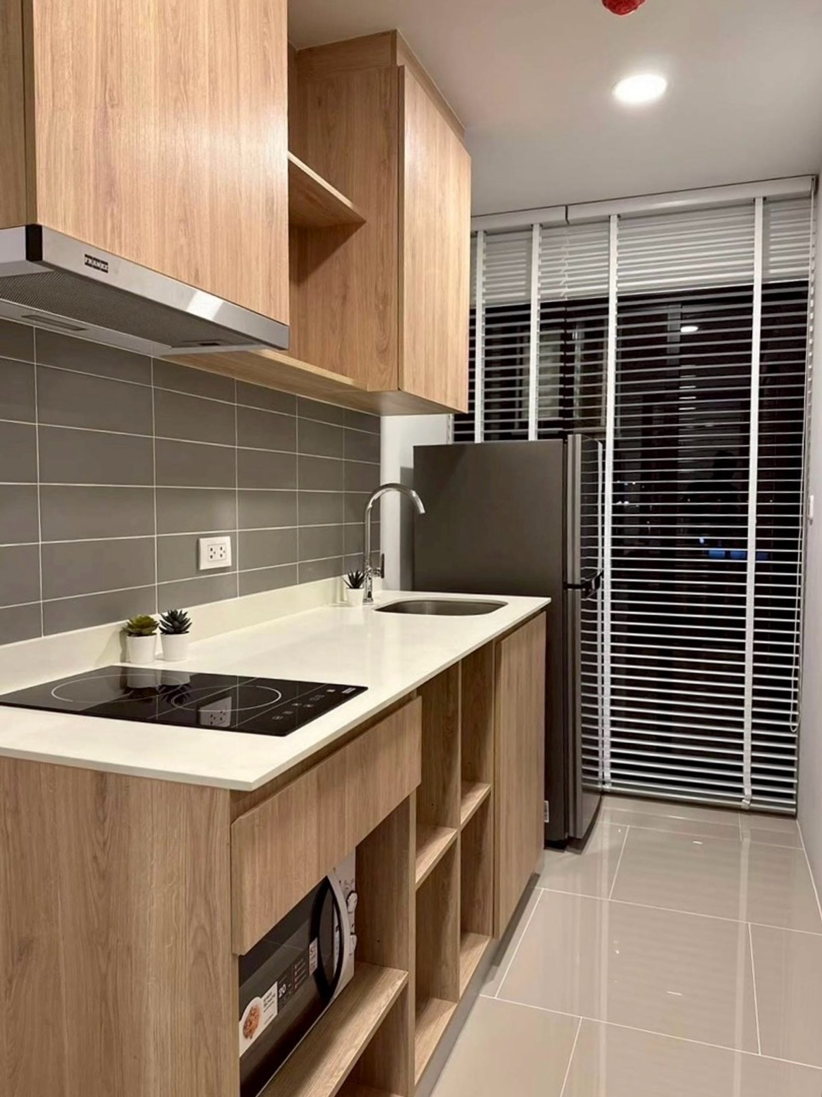 ให้เช่าคอนโดปิ่นเกล้า จรัญสนิทวงศ์ : @condocurator📍ให้เช่า Chawathai Pinklao เฟอร์นิเจอร์ครบ มีเครื่องซักผ้า [PM4341]