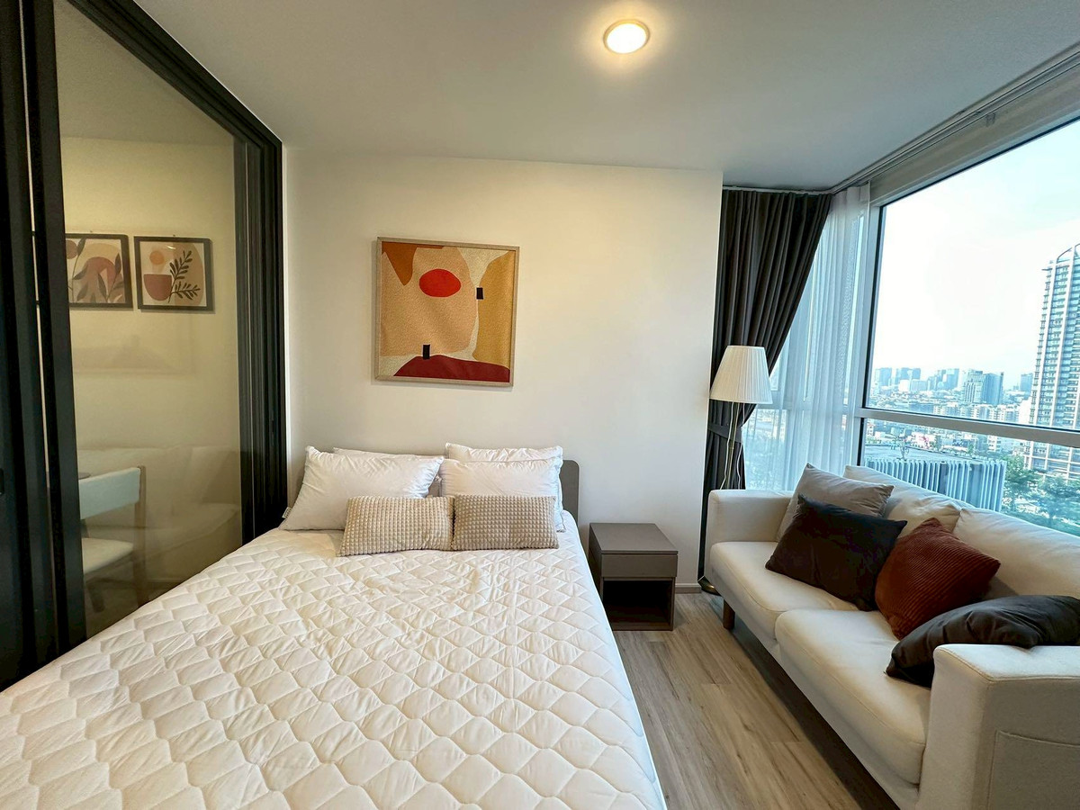 ให้เช่าคอนโดรัชดา ห้วยขวาง : พร้อมอยู่ ใกล้  รถไฟฟ้า MRT ห้วยขวางเพียง  75 เมตร เดินทางสะดวก ร้านอาหารมากมายในย่านนี้ เหมาะอยู่อาศัย หรือคนที่ทำงานในย่านนี้ 