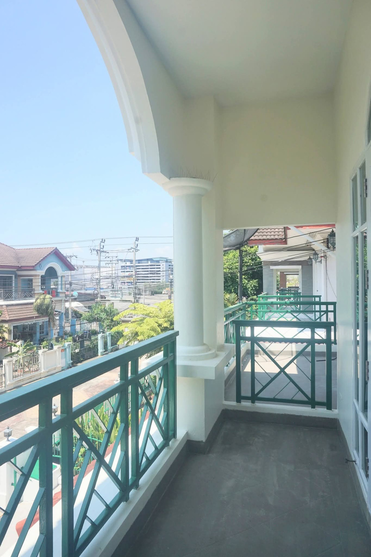 For RentHousePattanakan, Srinakarin : For rent 50 sq m, 220 sq m, 4 bedrooms, 3 bathrooms, 2 story detached house, Srinakarin 51