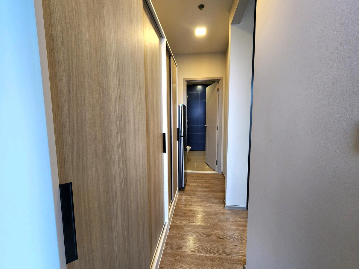 ให้เช่าคอนโดนนทบุรี บางใหญ่ บางบัวทอง : **ห้องไม่ว่างครับผม มีโซนแต่งตัว ตู้เสื้อผ้า 2 ตู้**ให้เช่า! ห้องใหม่ แปลนใหม่ (มือ 1) PLUM CONDO NEW WEST ติดเซ็นทรัล เวสต์เกต ทิศตะวันออก ไม่ร้อน