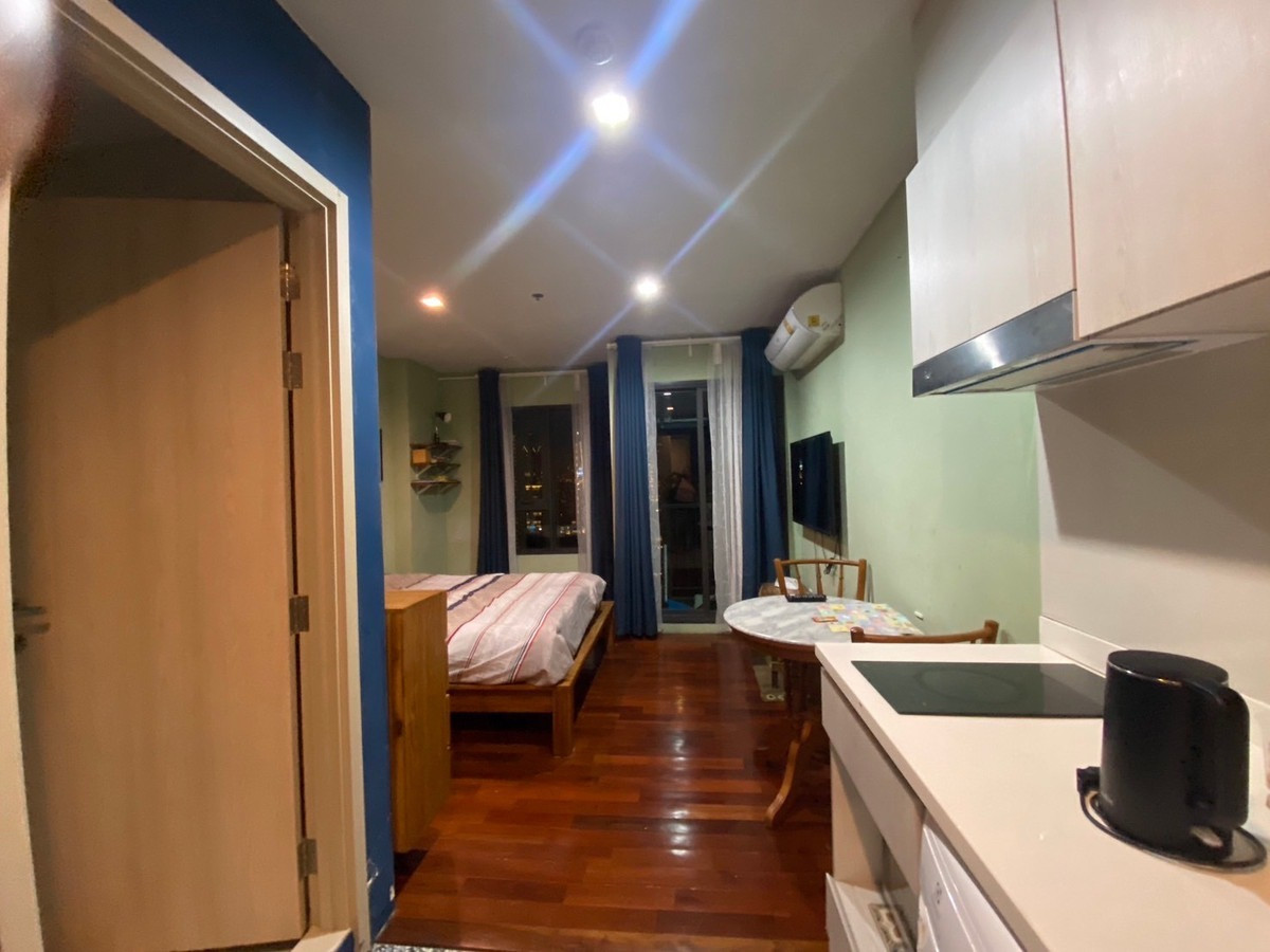 For RentCondoWitthayu, Chidlom, Langsuan, Ploenchit : 🏙 Condo Life One Wireless for rent, studio room, 33rd floor, northeastern direction, size 24 sq m, 16,000 baht.