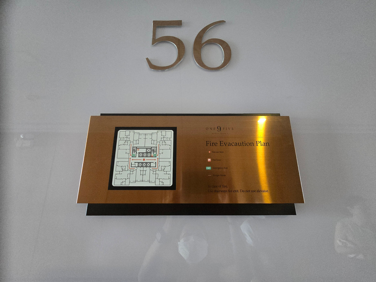 ขายคอนโดพระราม 9 เพชรบุรีตัดใหม่ RCA : คอนโดหรู ONE 9 FIVE อโศก-พระราม 9 High Rise ชั้น 56 ขนาด 36.01 ตรม. 
*ต่ำกว่าทุน* ห้องใหม่ ไม่เคยอยู่  