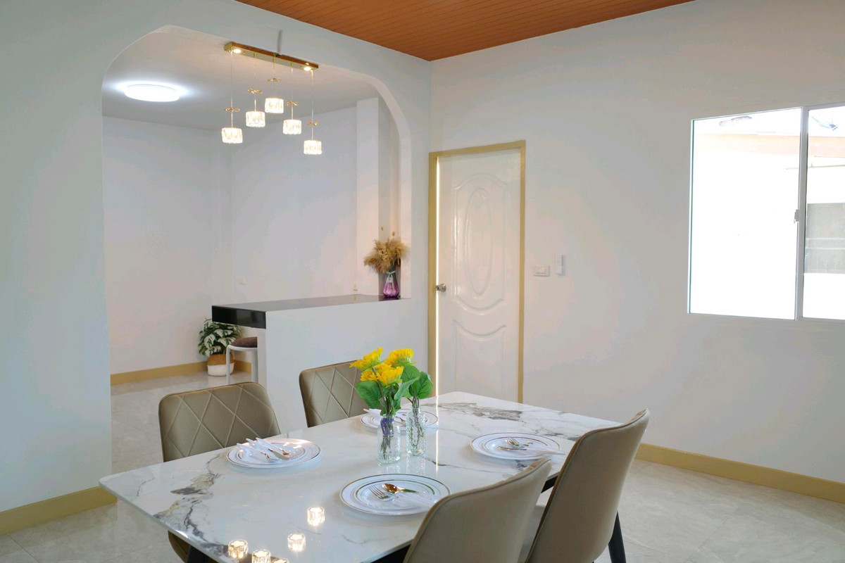 For SaleHouseMin Buri, Romklao : 2-story detached house, Piam Phirom Village, Soi Mitmaitri, Fashion Island Department Store, The Promenade, Big C Minburi, Minburi Market, Lotus Minburi, renovated and ready to move in.