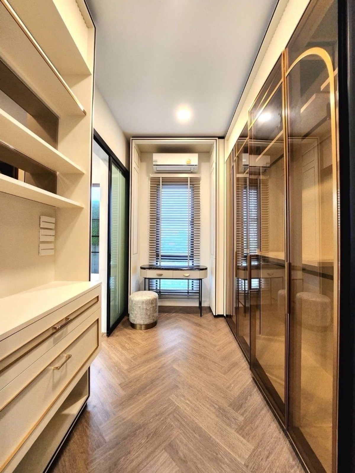 ให้เช่าบ้านพัฒนาการ ศรีนครินทร์ : ให้เช่า นันทวัน พระราม 9-กรุงเทพกีฑาตัดใหม่ ขนาด 302 Sq.m 4 bed 5 bath เพียง 190,000 เท่านั้น !!