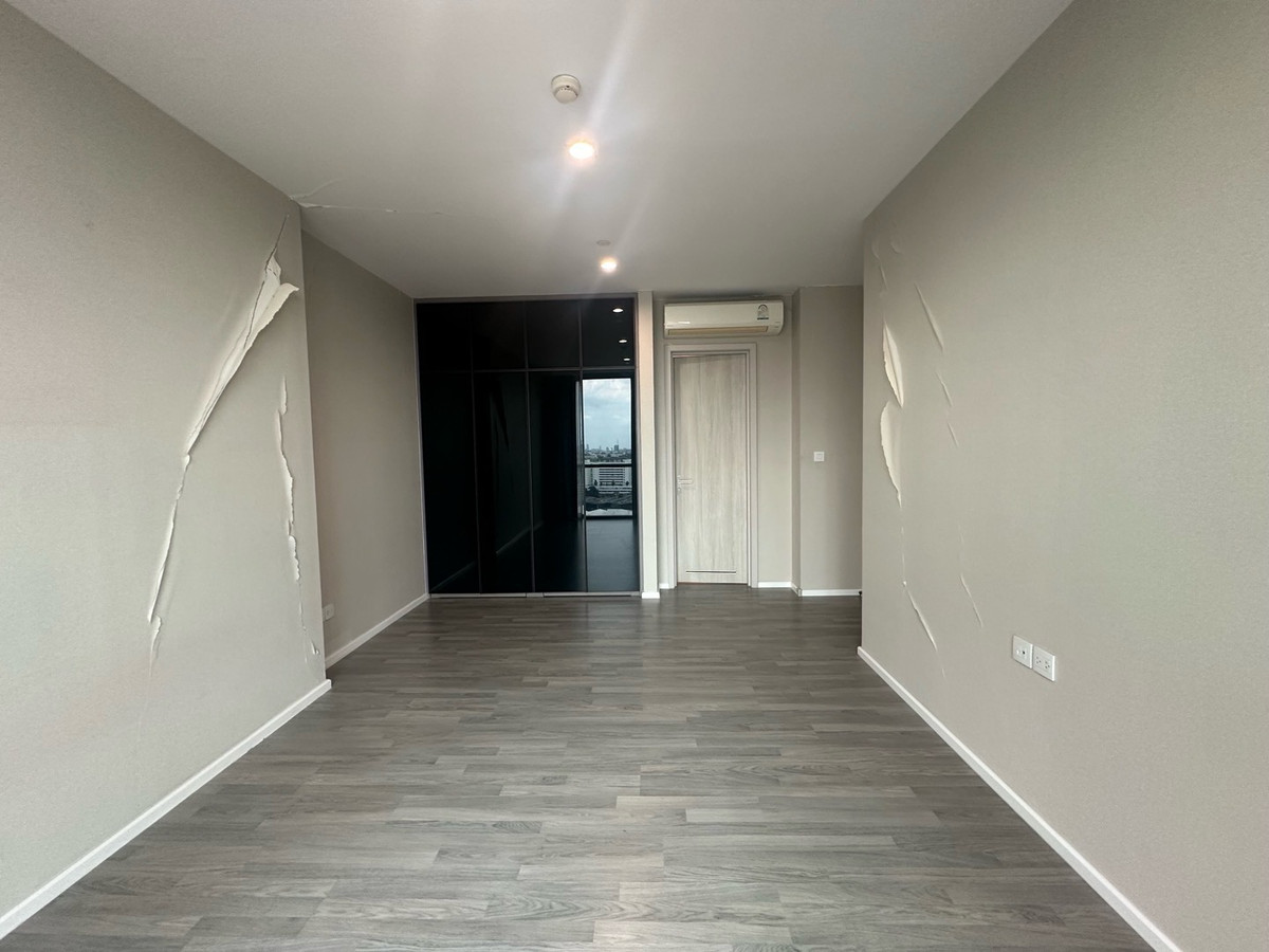 ขายคอนโดบางซื่อ วงศ์สว่าง เตาปูน : 333 ริเวอร์ไซด์ **ขายด่วน** 2 นอน ห้องมุม วิวแม่น้ำ ราคา 15.9 ล้านเท่านั้น🎉🎉