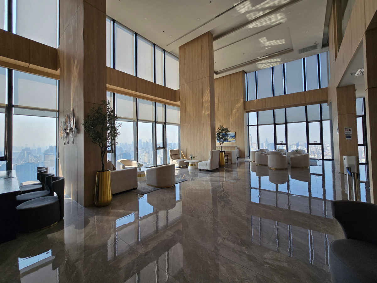 For SaleCondoRama9, Petchburi, RCA : Condo for sale ONE 9 FIVE Asoke-Rama 9, size 36.01 sq m., never lived in, 56th floor.