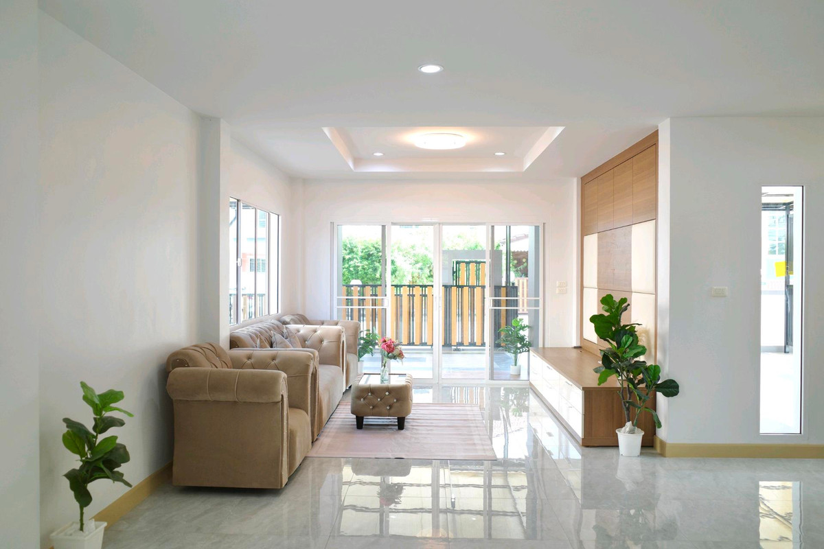 For SaleHouseMin Buri, Romklao : 2-story detached house, Piam Phirom Village, Soi Mitmaitri, Fashion Island Department Store, The Promenade, Big C Minburi, Minburi Market, Lotus Minburi, renovated and ready to move in.