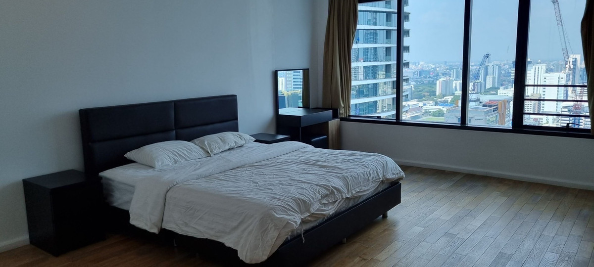 ให้เช่าคอนโดวิทยุ ชิดลม หลังสวน : The Royal Maneeya - 3 Bedrooms for RENT