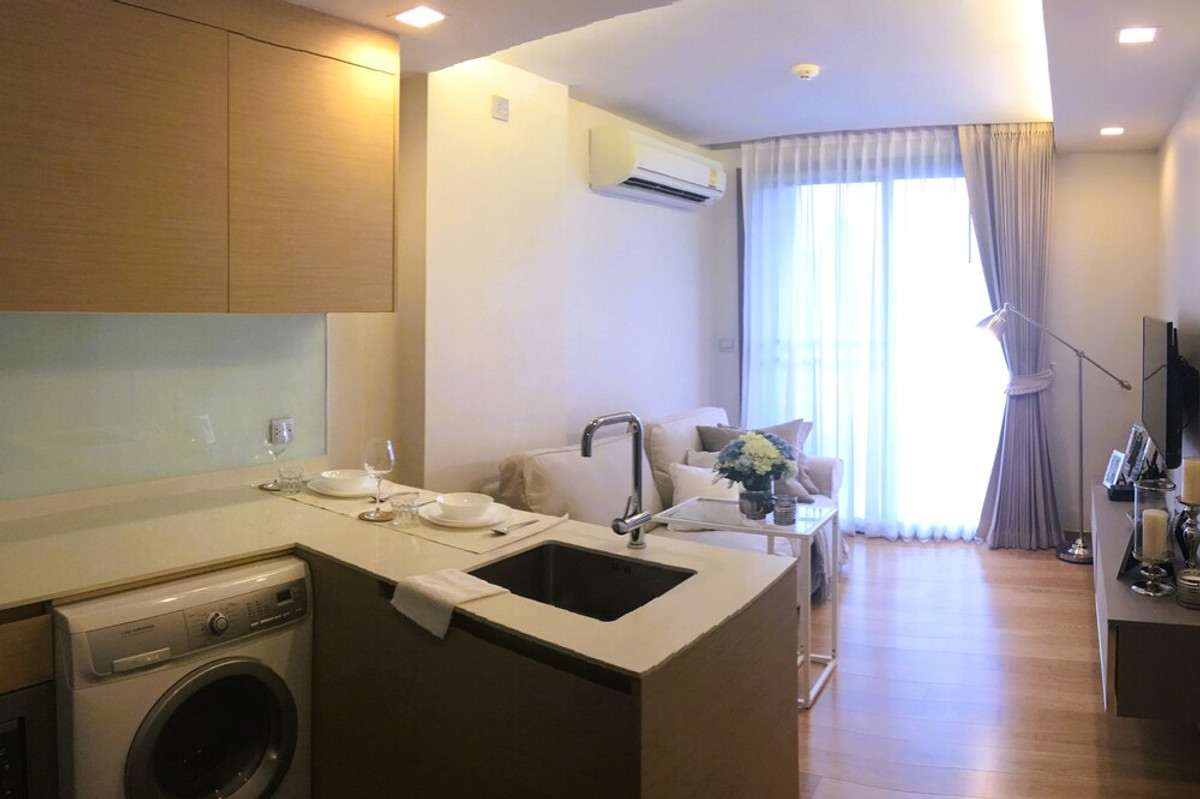 CondoSukhumvit, Asoke, Thonglor : 🔥 For Sale - Rent !! Good location !! 🔥 Code C20230210949..........Via Botani, 1 bedroom, 1 bathroom, furnished, ready to move in, Special Deal!!📣📣