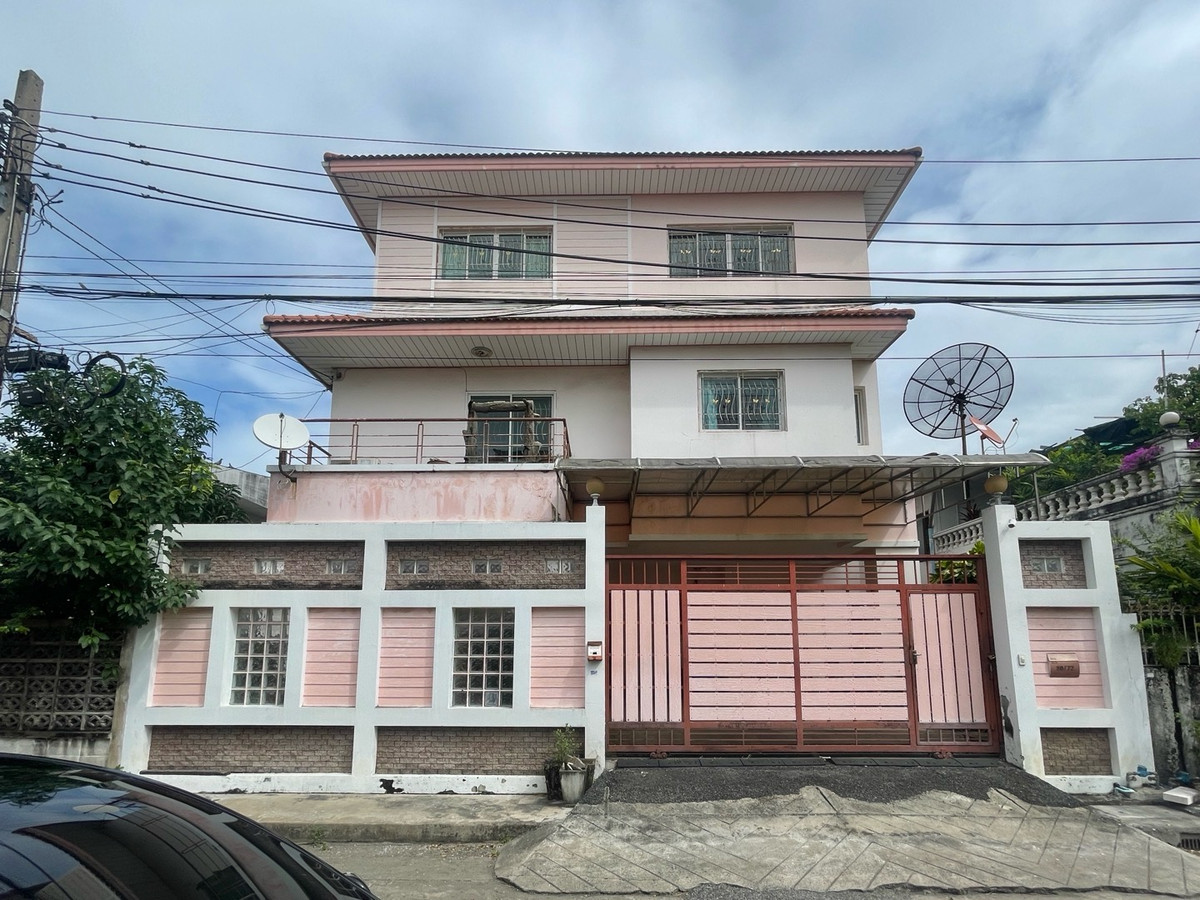 ให้เช่าบ้านเกษตร นวมินทร์ ลาดปลาเค้า : ✨🏡 ให้เช่าบ้านเดี่ยว 3 ชั้น 5 ห้องนอน 4 ห้องน้ำ ตกแต่งครบ พร้อมอยู่ โครงการเสนานิเวศน์ 1 ทำเลศักยภาพ เดินทางสะดวก ใกล้ BTS เสนานิคม & ใกล้ Central Eastville เชื่อมต่อถนนประเสริฐมนูกิจ (เกษตร-นวมินทร์) 🚗🚊