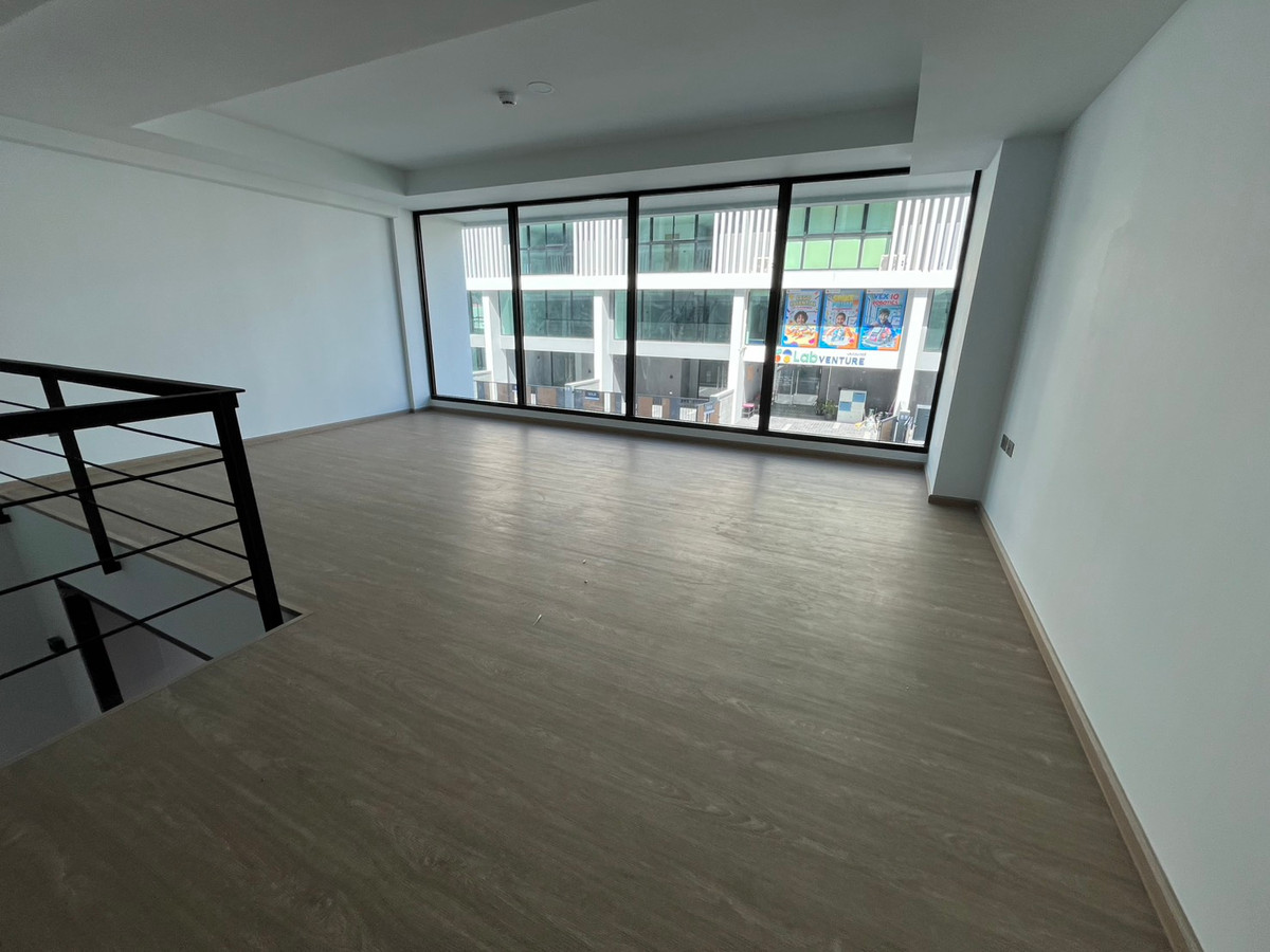 For SaleHome OfficePattanakan, Srinakarin : 🔥 Urgent! Home office Nirvana@Work Krungthep Kreetha - Plot 17, hottest location in the zone, price only 16.9 million. Interested in buying at a special discount, call 087-808-3690 — Rare Item !