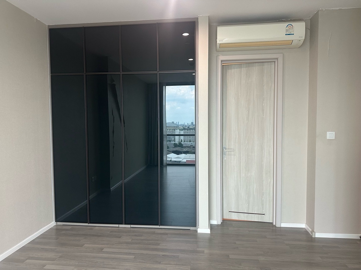 ขายคอนโดบางซื่อ วงศ์สว่าง เตาปูน : 333 ริเวอร์ไซด์ **ขายด่วน** 2 นอน ห้องมุม วิวแม่น้ำ ราคา 15.9 ล้านเท่านั้น🎉🎉