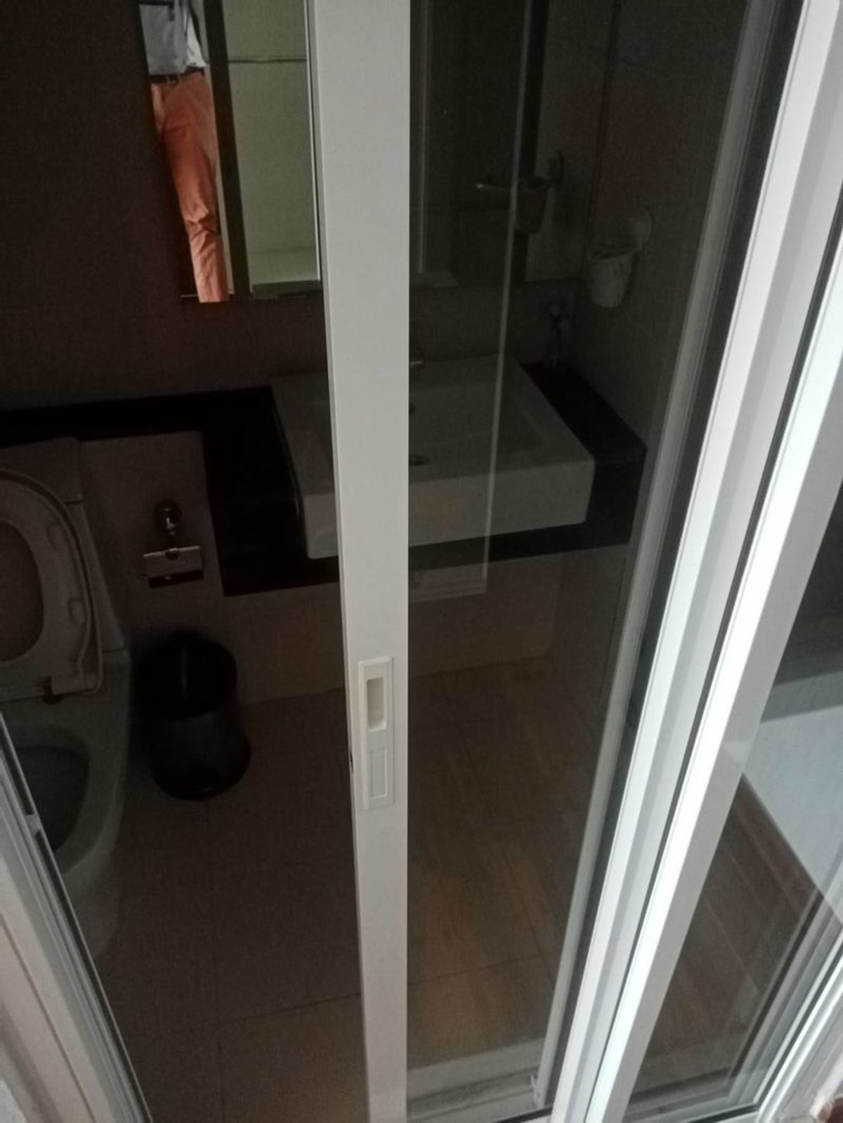 ให้เช่าคอนโดราชเทวี พญาไท : Chewathai Rajchaprarob 60 sq.m. 中 日 Please add LINE ID @806qphgn o8415o5483