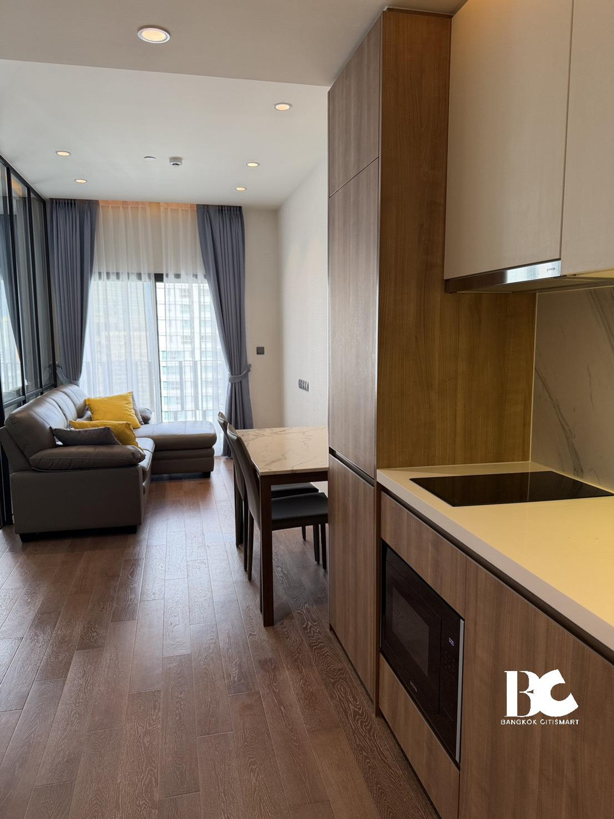 ให้เช่าคอนโดสุขุมวิท อโศก ทองหล่อ : ให้เช่า | Muniq Sukhumvit 23 ขนาด 43 ตร.ม. | ชั้น 25 💰 ค่าเช่า: 44,000 บาท/เดือน 📌 รหัสยูนิต: C0712250002