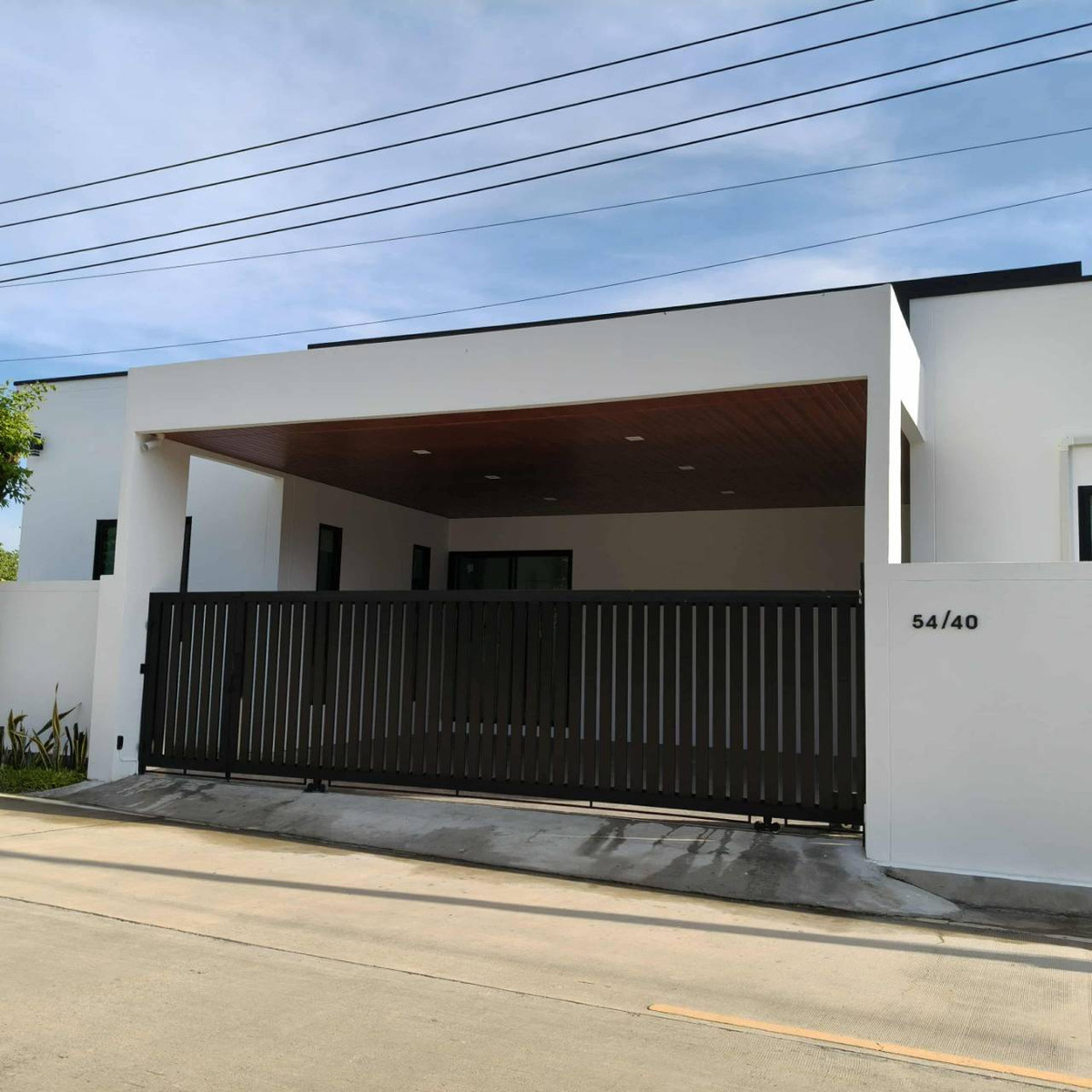 For SaleHousePattaya, Bangsaen, Chonburi : Detached House Soi Huai Yai Muk / 4 Bedrooms (FOR SALE) AM006
