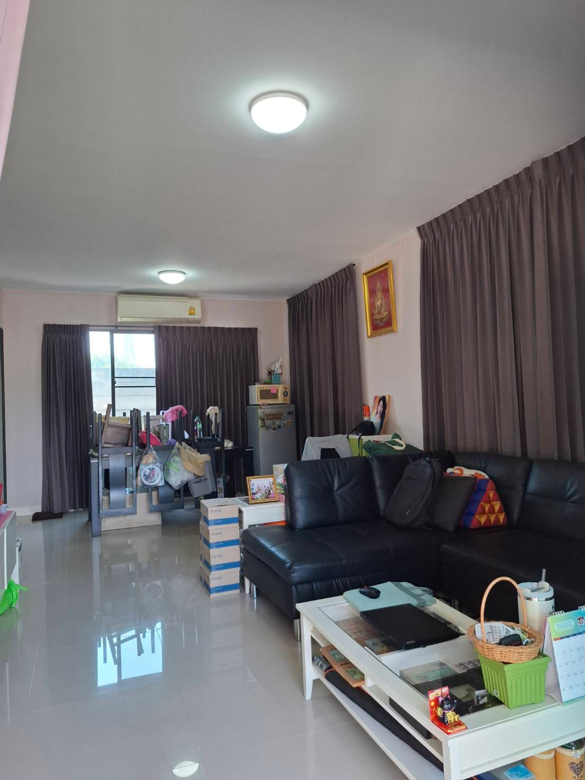 For SaleHouseNawamin, Ramindra : Bored with life in a cramped condo or house where you have to wait every night for parking? Wide main road, close to the expressway at Habitia Orbit Hathairat.