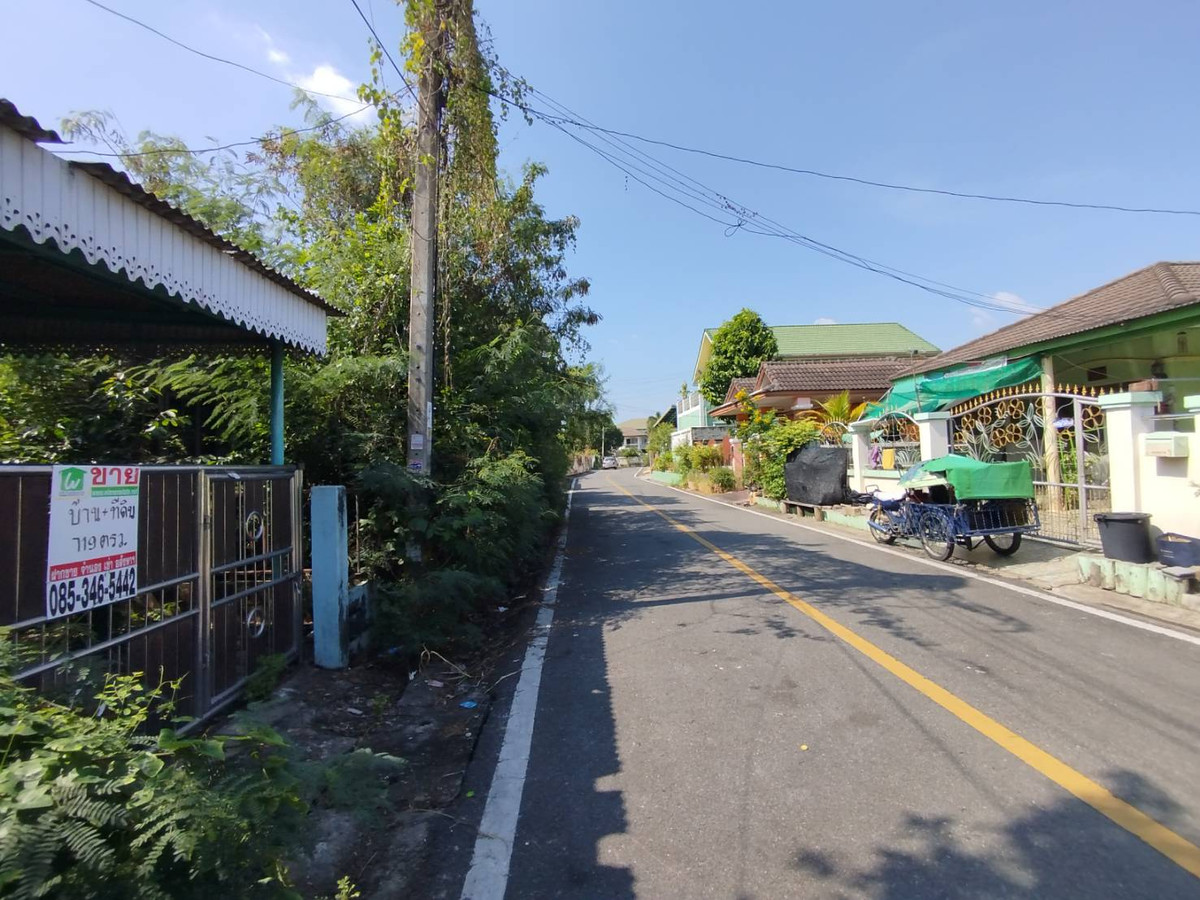 ขายที่ดินนนทบุรี บางใหญ่ บางบัวทอง : ขายบ้านกับที่ดิน 719 ตรว. ในหมู่บ้านมิตรประชาวิลล่า ซอยคลองถนน