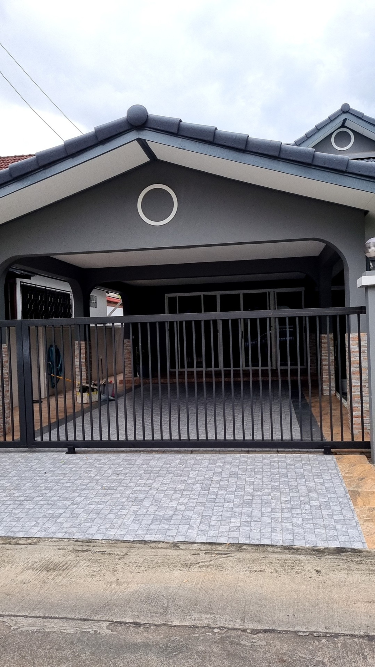 For RentHouseMin Buri, Romklao : Single house for rent 🔥 Sammakon Ramkhamhaeng 🔥 3 bedrooms, 2 bathrooms, fully furnished and equipped, ready to move in