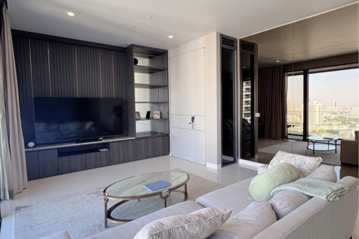 CondoSukhumvit, Asoke, Thonglor : 🔥 For Sale - Rent !! Private Lift, high floor 20++, North Facing, rare item, Modern,luxurious style!! 🔥 Code C20251200001..........Vittorio, 2 bedroom, 3 bathroom, furnished, ready to move in, Special Deal!!📣📣