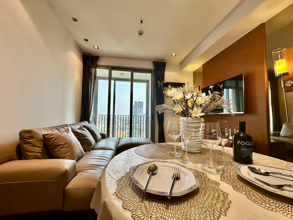 For RentCondoSukhumvit, Asoke, Thonglor : For rent Ashton Morph 38 beautiful room good price high floor decorated ready to move in.