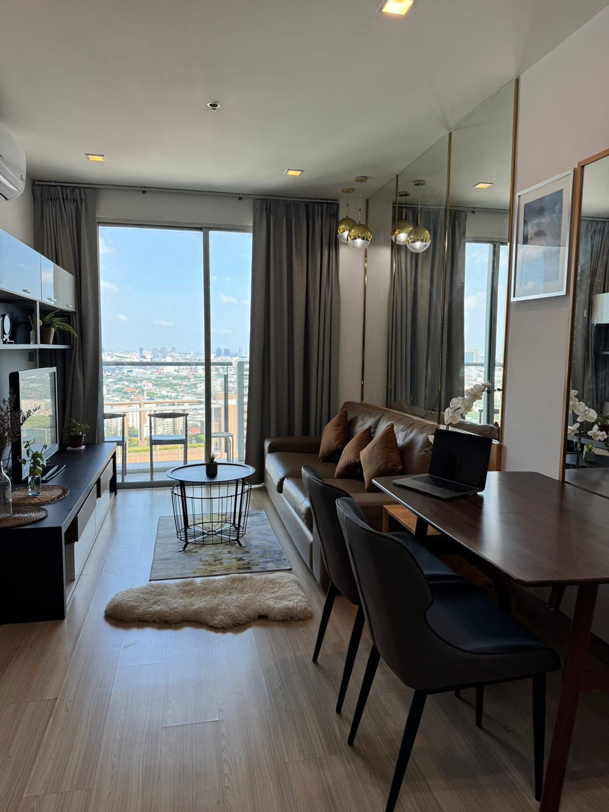 ให้เช่าคอนโด : คอนโด Sky Walk Residences 1 ห้องนอน   ใกล้ BTS พระโขนง