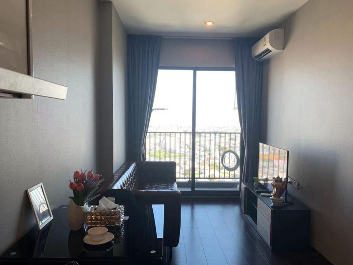 ให้เช่าคอนโดสุขุมวิท อโศก ทองหล่อ : ให้เช่าคอนโด C Ekkamai ชั้นสูง วิวไม่บล็อค ตกแต่งครบ ห้องพร้อมอยู่