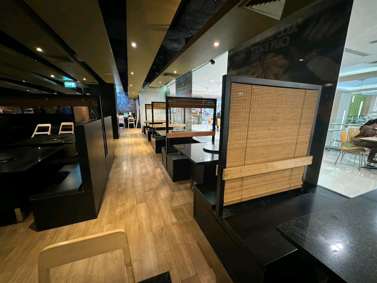 เซ้งร้านค้า/ตลาดนัดสีลม ศาลาแดง บางรัก : เซ้งร้านอาหารปิ้งย่าง คิงคอง สีลม ทำเลย่านธุรกิจ ขนาด 300 ตร.ม. ชั้น 3 ค่าเช่าคงที่ 3 ปี เหมาะขยายแบรนด์ร้านอาหาร