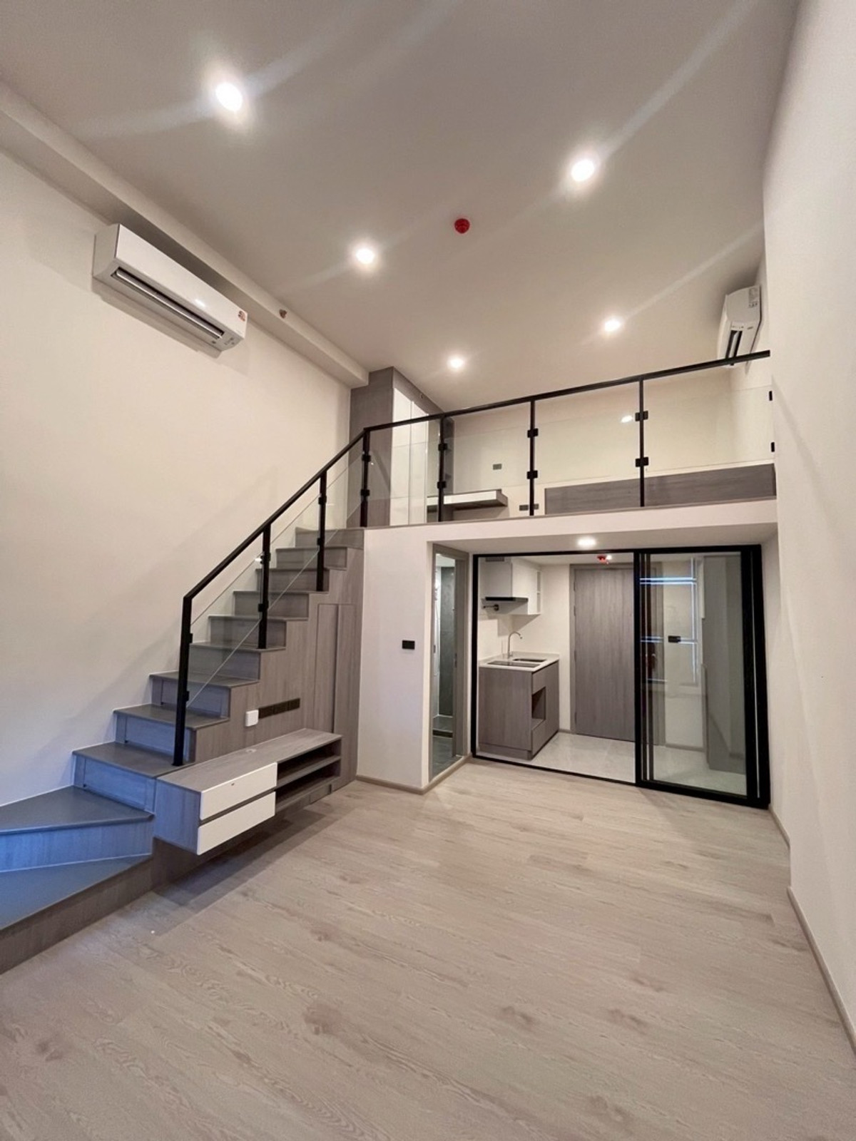 ขายคอนโดปิ่นเกล้า จรัญสนิทวงศ์ : ขายด่วน ออริจิ้น ปลั๊ก แอนด์ เพลย์ สิรินธร สเตชั่น
