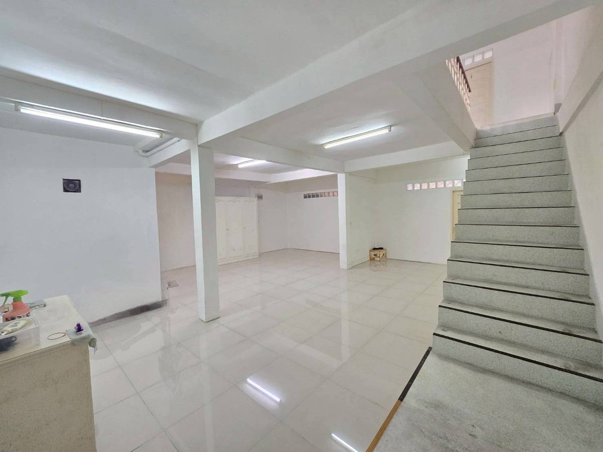 อาคารพาณิชย์สุขุมวิท อโศก ทองหล่อ : ขาย/ให้เช่าอาคารพาณิชย์ 2คูหา ทำเลสวยเข้าออกหลายทาง เอกมัย สุขุมวิท71 เหมาะทำโฮสเทล (N.1912)