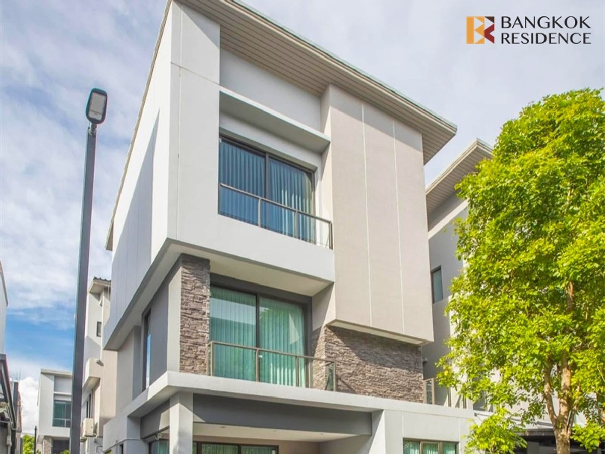 ขายบ้านเลียบทางด่วนรามอินทรา : บ้านกลางเมือง คลาสเซ่ เอกมัย-รามอินทรา บ้านแฝด 3 ชั้น 241 ตร.ม. | ทิศใต้ | เฟอร์ครบ พร้อมอยู่ | รับชาวต่างชาติ