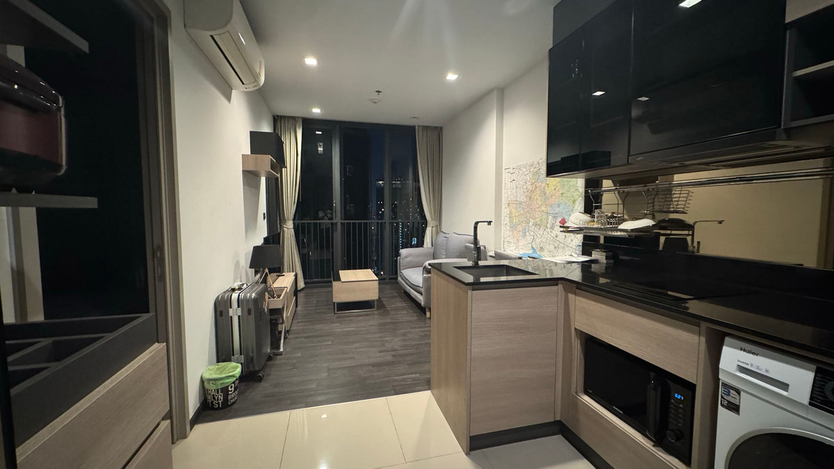 ให้เช่าคอนโดพระราม 9 เพชรบุรีตัดใหม่ RCA : Big discount，THE LINE Asok-Ratchada，only 21000 baht，29 fl， size 35 sqm, beautiful room, great view