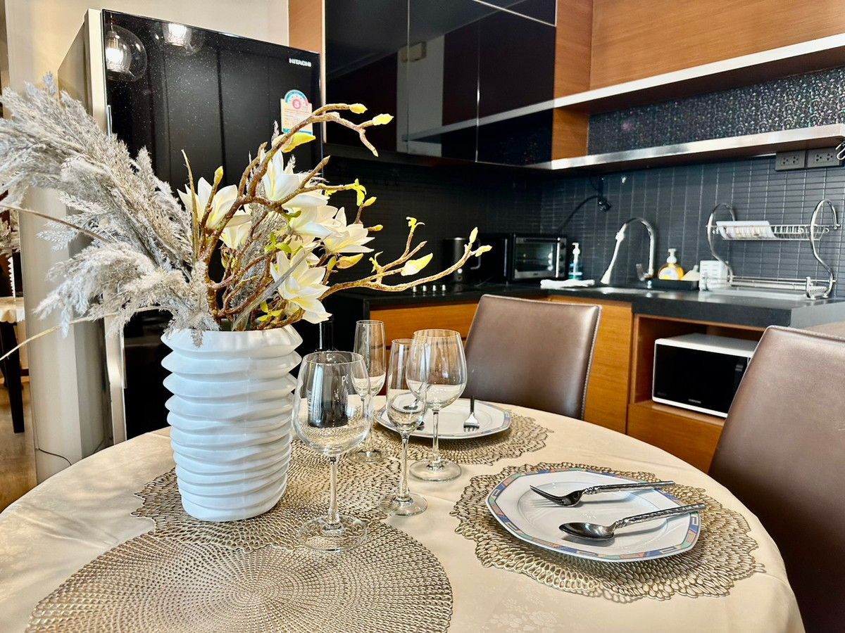 For RentCondoSukhumvit, Asoke, Thonglor : For rent Ashton Morph 38 beautiful room good price high floor decorated ready to move in.