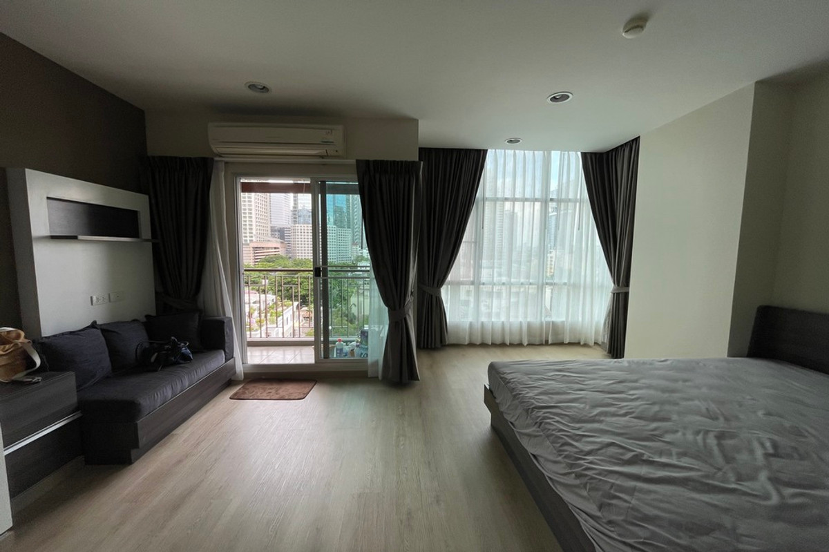 For SaleCondoSathorn, Narathiwat : 🔥 For Sale !! East Facing !!🔥 Code C20240600009..........Centric Sathorn St.Louis, 1 bedroom, 1 bathroom, furnished, Special Deal!!📣📣