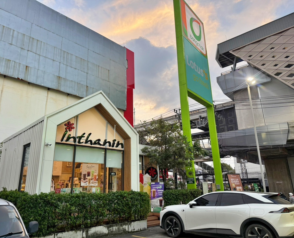 For LeaseholdRetail SpaceSamut Prakan,Samrong : Urgent sale of Inthanin shop in Bang Chak Srinakarin gas station. The gas station has good traffic, counting 1,000 people per day.
