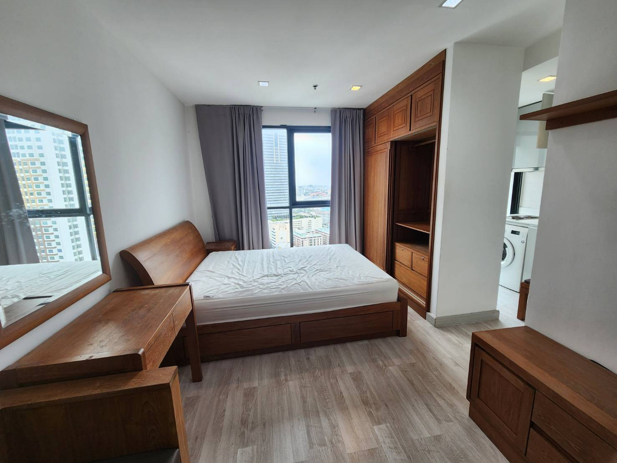 ให้เช่าคอนโดวงเวียนใหญ่ เจริญนคร :  ให้เช่า  ห้องมุม ไอดีโอ โมบิ สาทร ( Ideo mobi sathorn ) ติด BTS ธนบุรี  50 เมตร พร้อมเฟอร์ + เครื่องซักผ้า + ห้อง 26  ตรม เพียง 13,000 บาท  