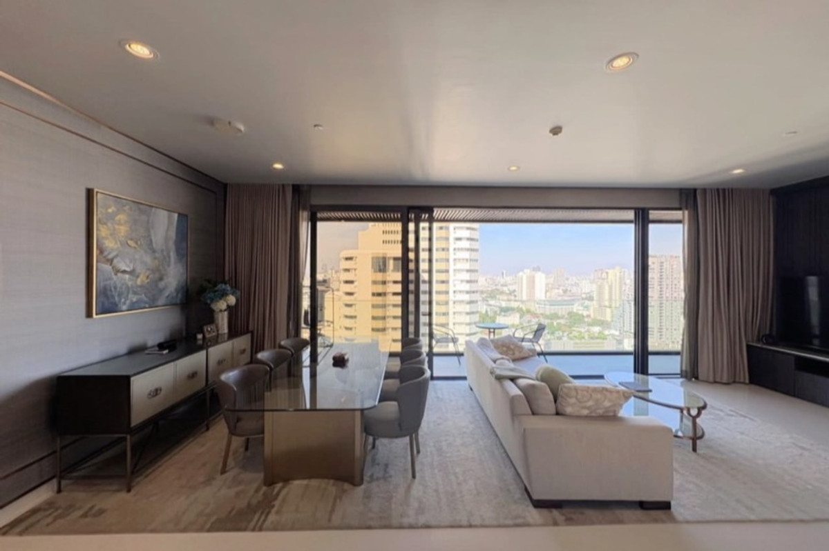 CondoSukhumvit, Asoke, Thonglor : 🔥 For Sale - Rent !! Private Lift, high floor 20++, North Facing, rare item, Modern,luxurious style!! 🔥 Code C20251200001..........Vittorio, 2 bedroom, 3 bathroom, furnished, ready to move in, Special Deal!!📣📣