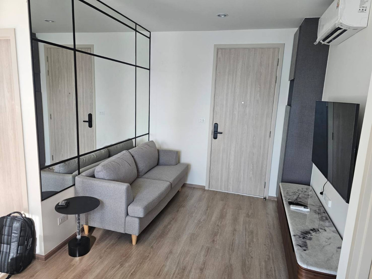 For RentCondoRama9, Petchburi, RCA : 🏙️ For rent Nue District R9 Condo near MRT Rama 9 and Central Rama 9, just a few steps away!