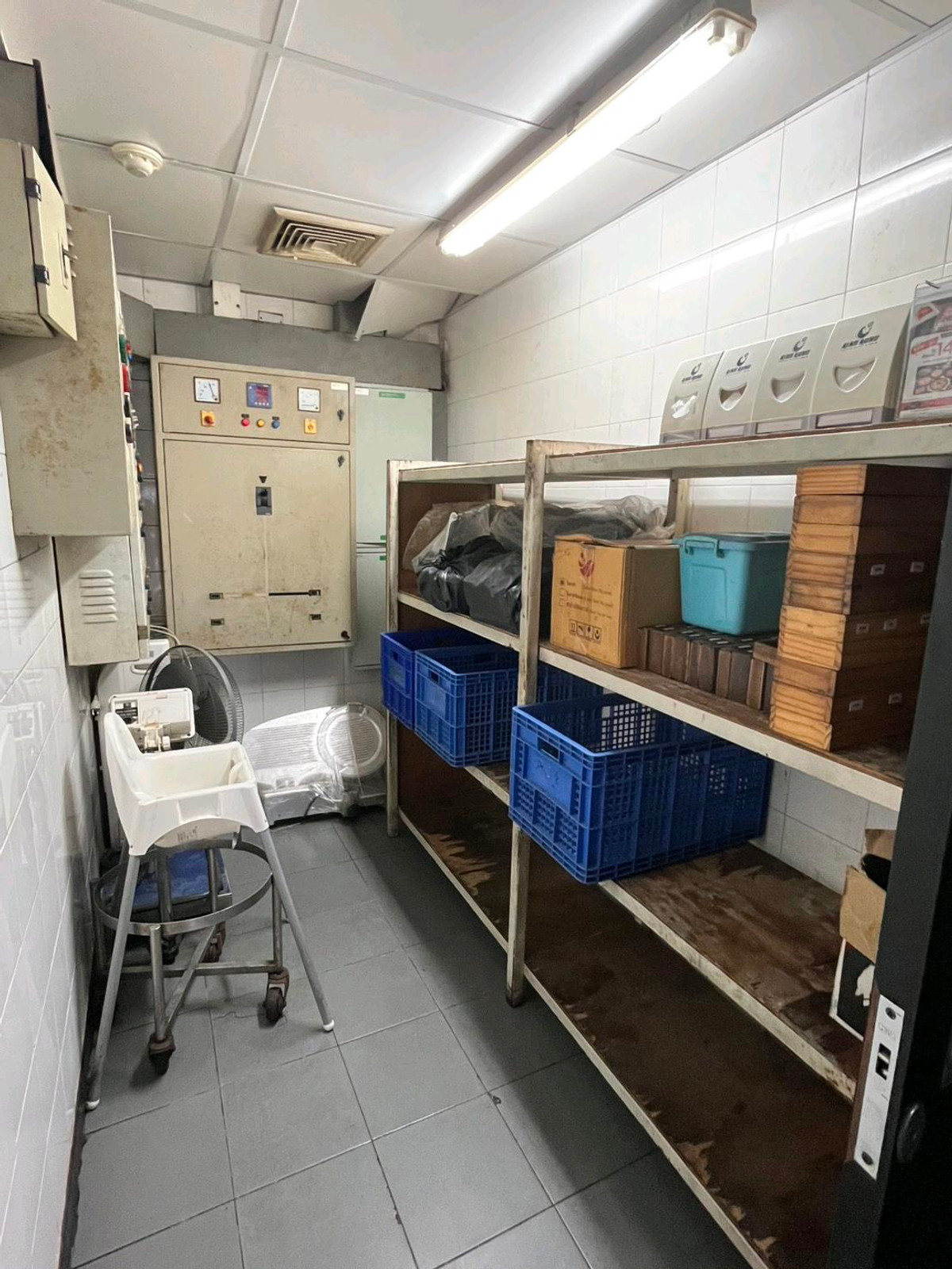 For LeaseholdRetail SpaceRamkhamhaeng, Hua Mak : Business Takeover at King Kong Branch – Lotus Town in Town | Large 184 SQM Space | 3-Year Lease | Strong Daily Foot Traffic