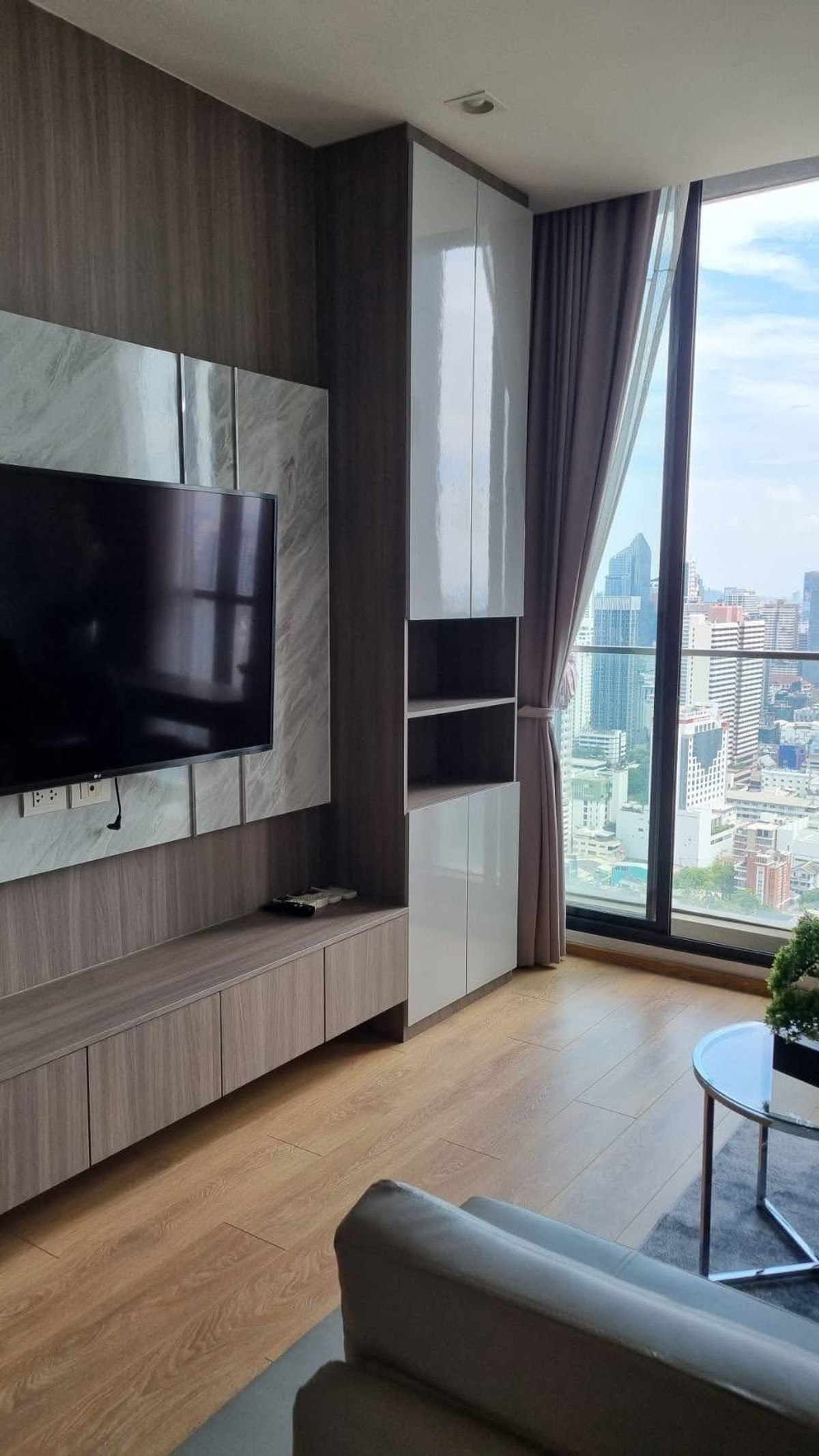 For RentCondoWitthayu, Chidlom, Langsuan, Ploenchit : ✨ GT16021 | Condo Noble Ploenchit, convenient travel, next to BTS, has shuttle, beautiful room, fully furnished. Ready to move in!!