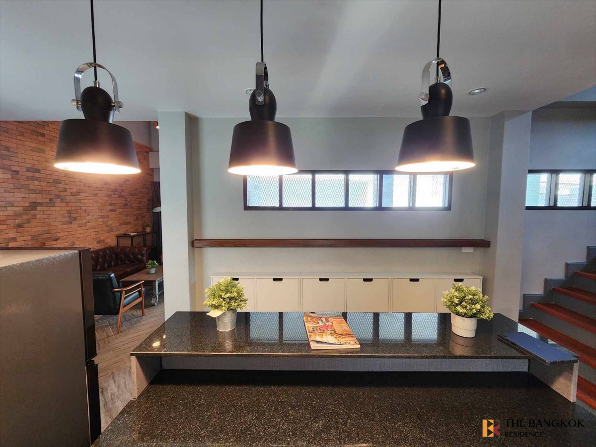 For SaleHouseSukhumvit, Asoke, Thonglor : House Area Sukhumvit 36 | New York–Inspired 3-Storey Luxury Home | 389 sqm | 5 Bedrooms | Private Rooftop Garden