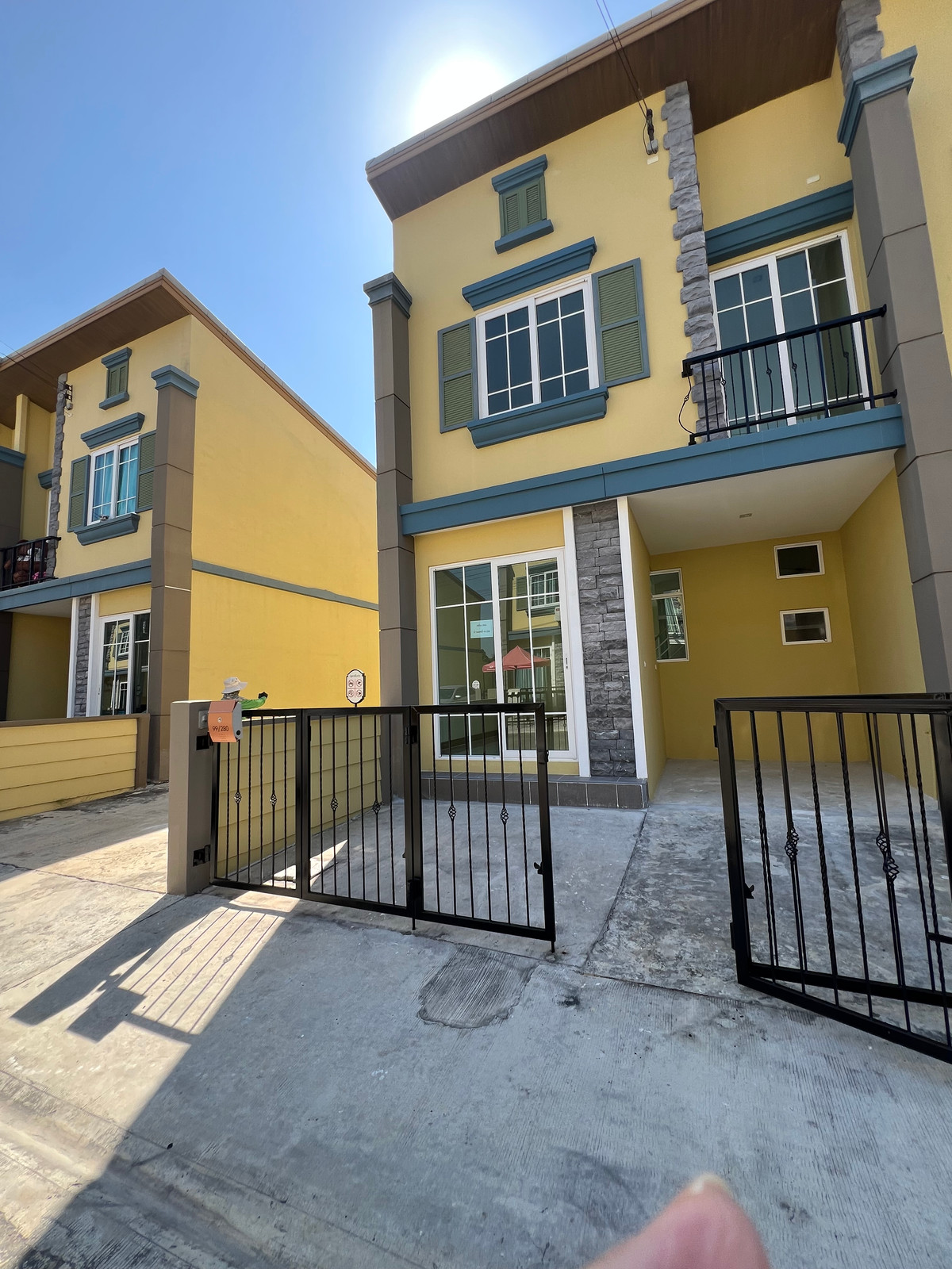 For RentTownhomePathum Thani,Rangsit, Thammasat : Corner house, empty house, ready to move in