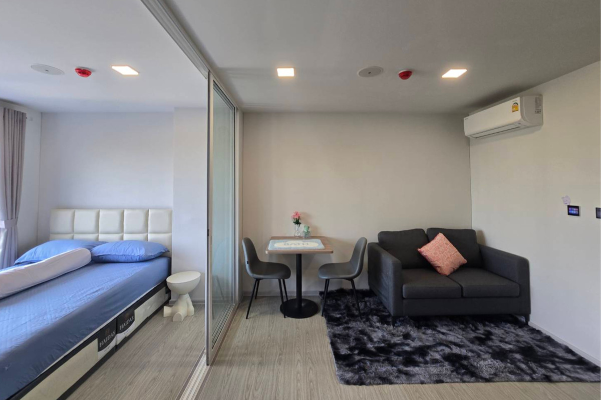 For RentCondoPathum Thani,Rangsit, Thammasat : #For rent, new condo room #student 1 bedroom ✨ beautiful room, fully furnished, electrical appliances Fully decorated with built-ins Increase spacious living space Ready to move in! Rent is only 15,000 baht per month. 💦Near Bangkok University, only 500 me