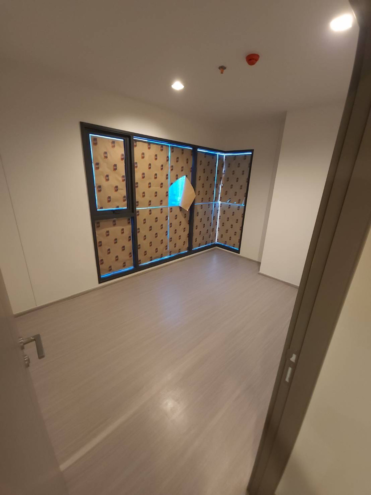 ขายคอนโดพระราม 9 เพชรบุรีตัดใหม่ RCA : Life Asoke Hype / 2 Bedrooms (FOR SALE), ไลฟ์ อโศก ไฮป์ / 2 ห้องนอน (ขาย) TARN124