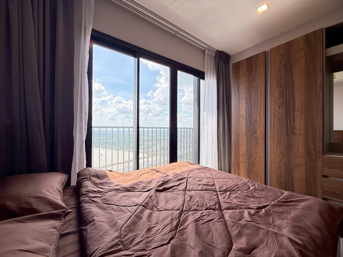 คอนโดรัตนาธิเบศร์ สนามบินน้ำ พระนั่งเกล้า : ให้เช่า The Politan Rive ริมแม่น้ำเจ้าพระยา Mrt.พระนั่งเกล้า ทิศใต้ ท็อปวิวแม่น้ำ ในเมือง 31ตรม. พร้อมเฟอร์นิเจอร์และเครื่องใช้ไฟฟ้าครบครัน