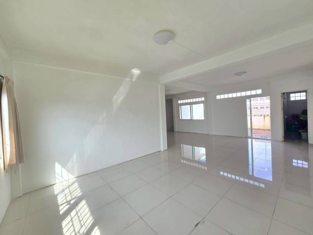 อาคารพาณิชย์สุขุมวิท อโศก ทองหล่อ : ขาย/ให้เช่าอาคารพาณิชย์ 2คูหา ทำเลสวยเข้าออกหลายทาง เอกมัย สุขุมวิท71 เหมาะทำโฮสเทล (N.1912)