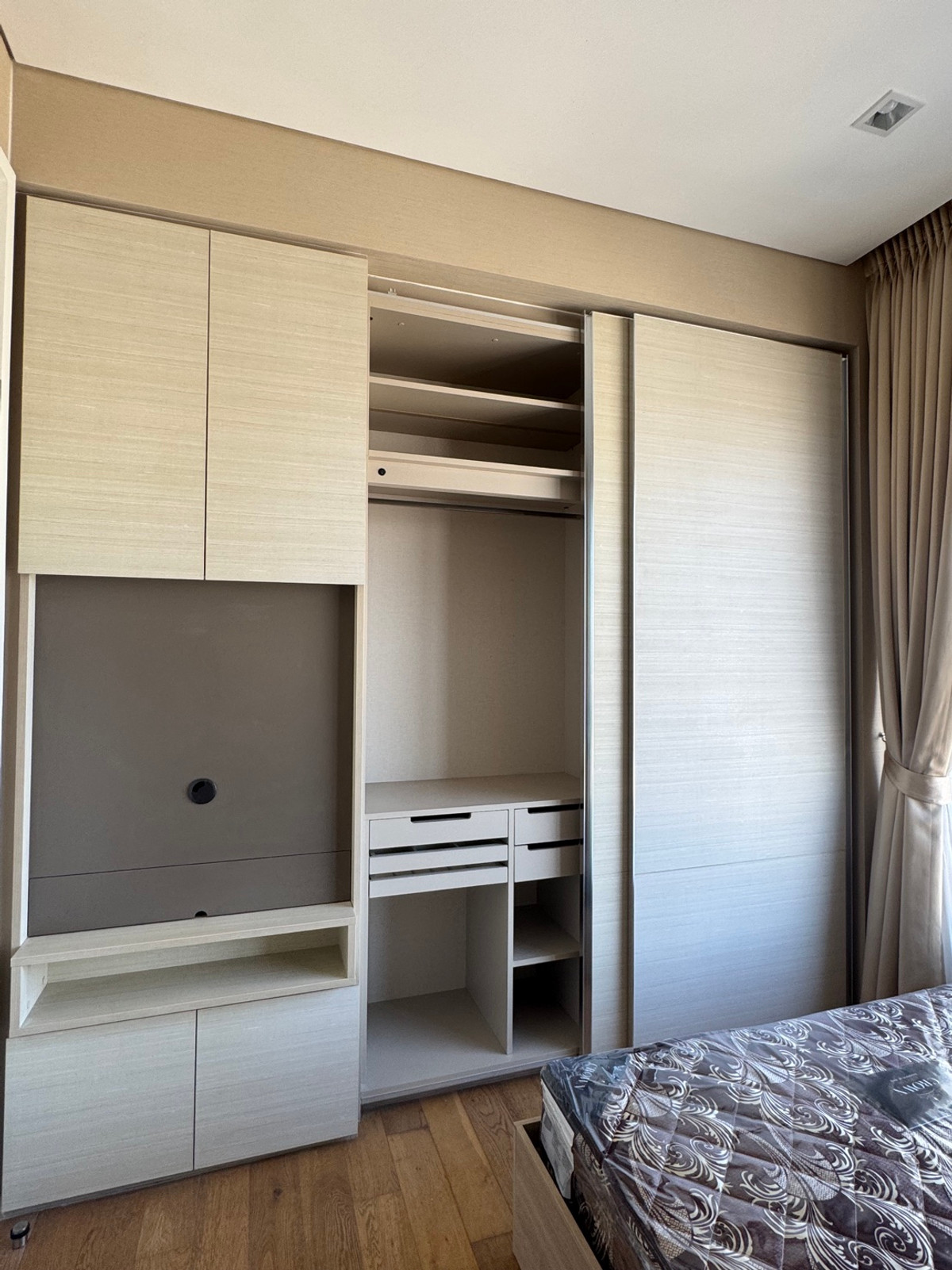 For RentCondoLadprao, Central Ladprao : For rent ✨ The Saint Residences ✨ Fully furnished and equipped, near BTS Ha Yaek Lat Phrao