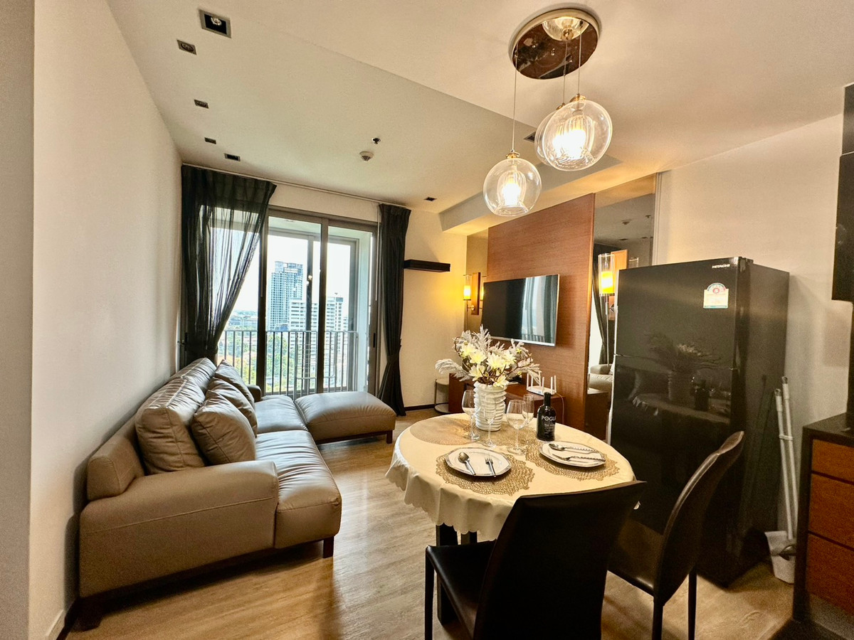 For RentCondoSukhumvit, Asoke, Thonglor : For rent Ashton Morph 38 beautiful room good price high floor decorated ready to move in.