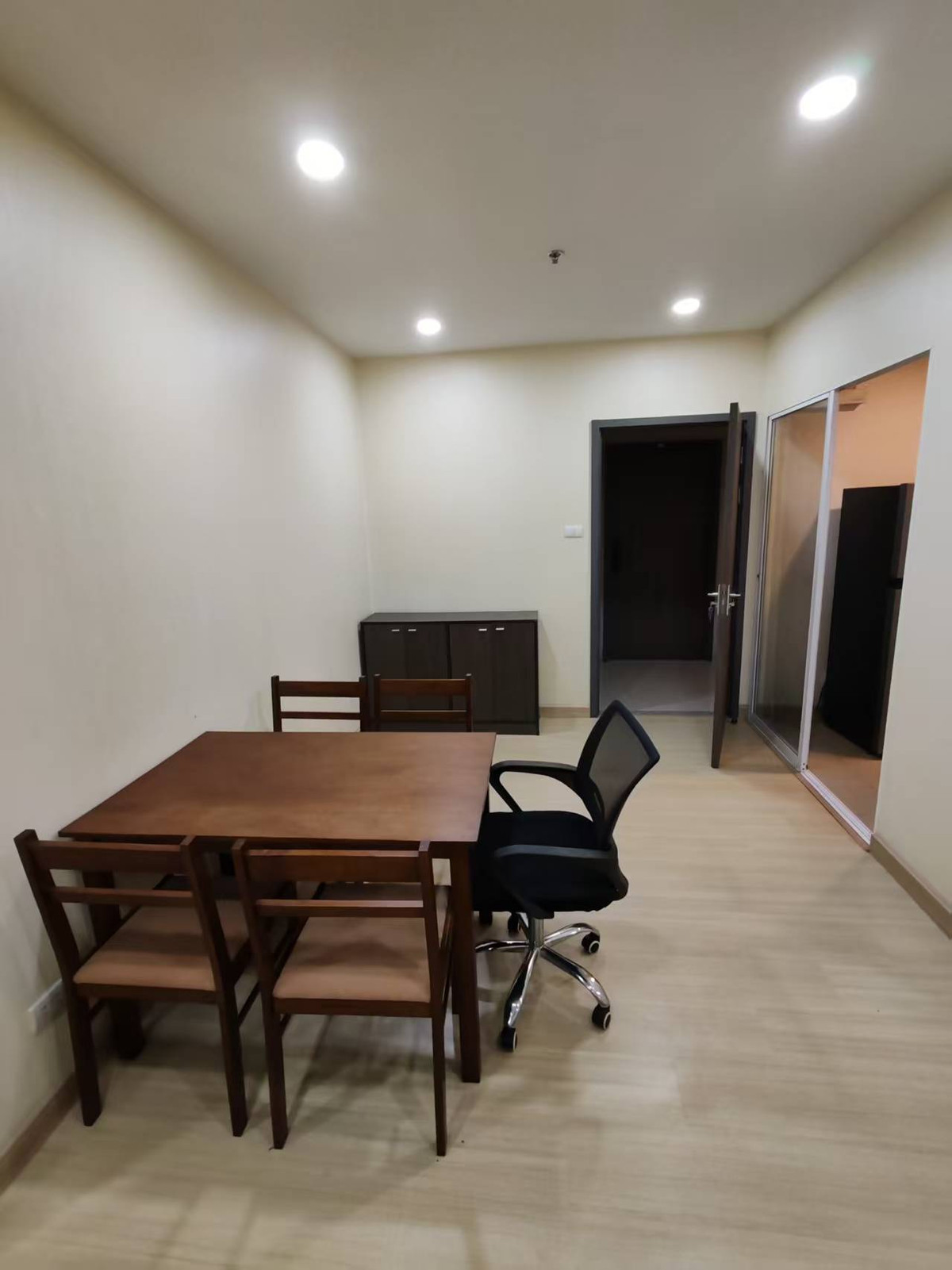 For RentCondoRamkhamhaeng, Hua Mak : 可短租Condo for rent, Supalai Veranda Ramkhamhaeng, Rajamangala view, 67 sq m., 2 bedrooms, 2 bathrooms, near ABAC.