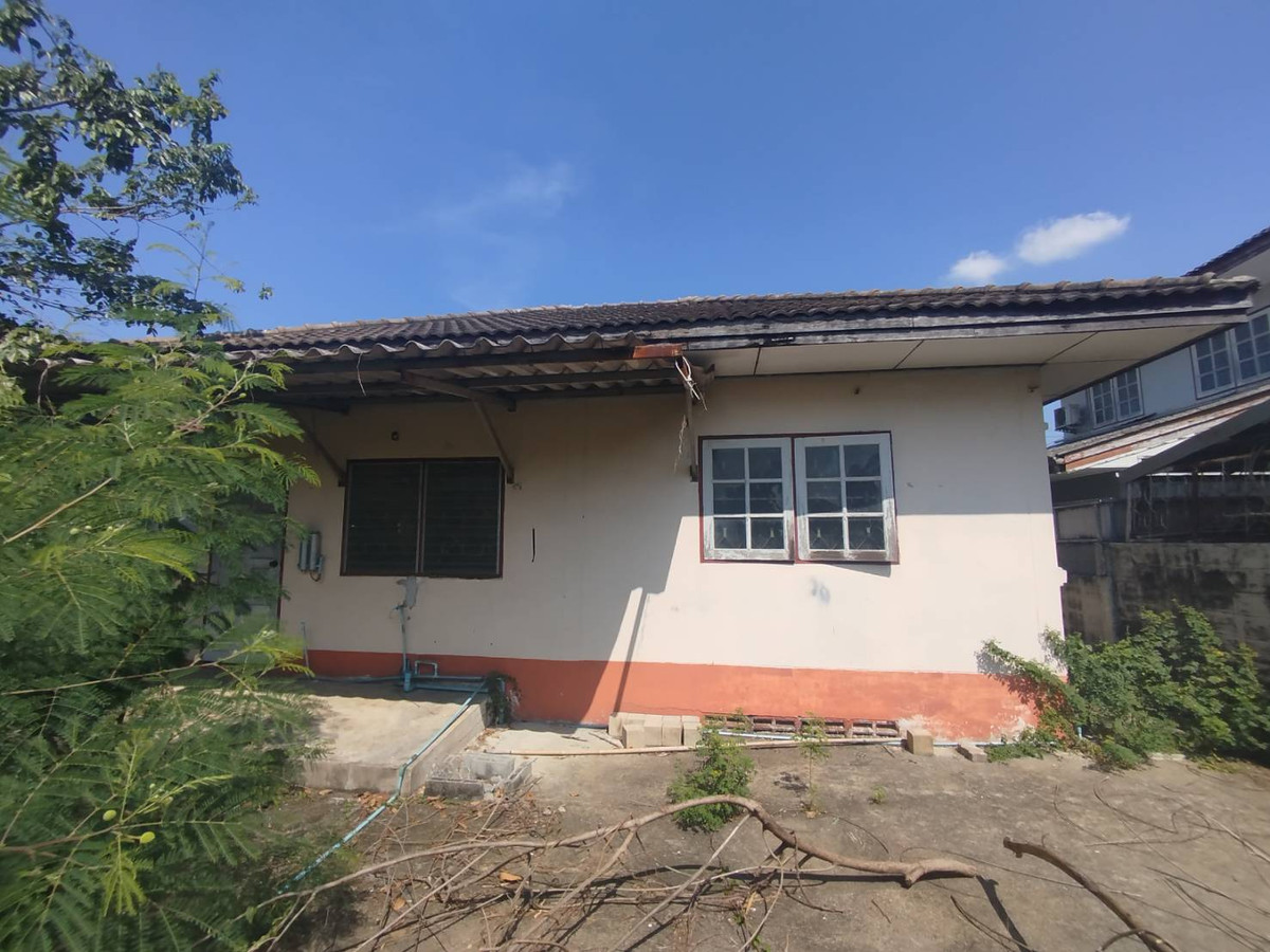 ขายที่ดินนนทบุรี บางใหญ่ บางบัวทอง : ขายบ้านกับที่ดิน 719 ตรว. ในหมู่บ้านมิตรประชาวิลล่า ซอยคลองถนน